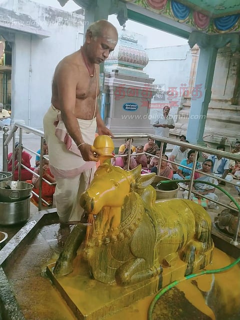 பிரதோஷத்தையொட்டிமோகனூர் அசலதீபேஸ்வரர் கோவிலில் சிறப்பு அபிஷேகம்
