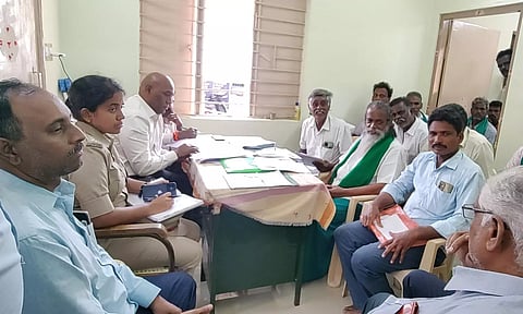 கரும்பு ஆலை முன்பு காத்திருப்பு போராட்டத்தில் ஈடுபடுவோம்