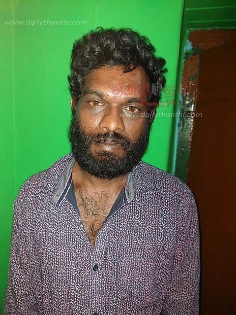 வியாபாரியிடம் பணம் திருடிய வாலிபர் கைது