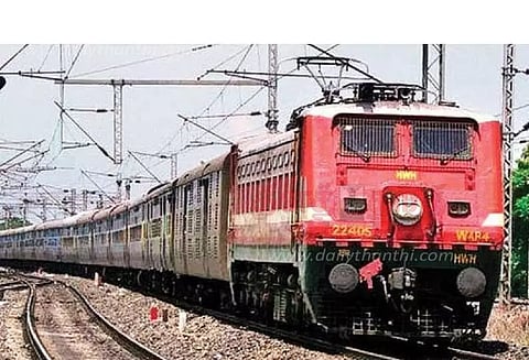 கிறிஸ்துமஸ் பண்டிகையை முன்னிட்டு சேலம் வழியாக சிறப்பு ரெயில் இயக்கம்