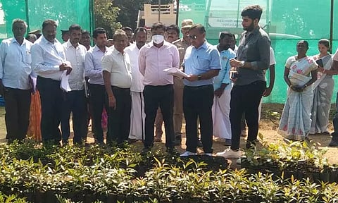 வளர்ச்சி திட்டப்பணிகளை மாவட்ட கண்காணிப்பு அலுவலர் ஆய்வு