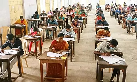 ஆசிரியர் தகுதி தேர்வில் 1.53 லட்சம் பேர் எழுதியதில் 14 சதவீதம் 'தேர்ச்சி'...!