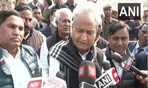 500 ரூபாய்க்கு சமையல் எரிவாயு சிலிண்டர் வழங்க நடவடிக்கை - ராஜஸ்தான் முதல்-மந்திரி அறிவிப்பு