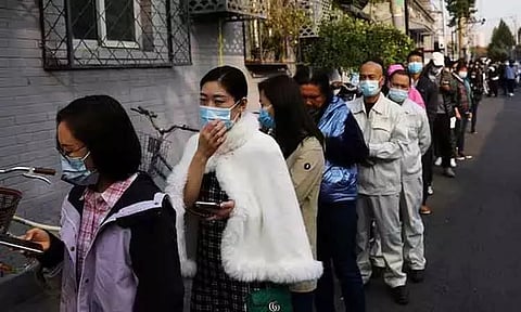 சீனாவில் ஒரே நாளில் 3.7 கோடி பேருக்கு கொரோனா பாதிப்பு ஏற்பட்டிருக்கலாம் என தகவல்