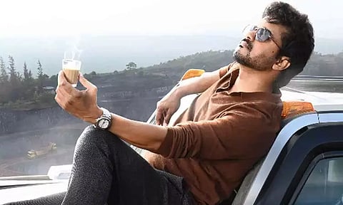 இணையத்தை ஆக்கிரமிக்கும் விஜய்யின் வாரிசு பட புதிய போஸ்டர்