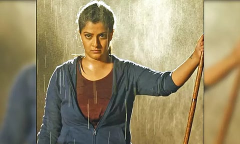 அதிரடி கதையில் வரலட்சுமி