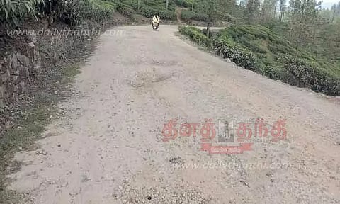 வால்பாறை-முடீஸ் இடையே தார்சாலை அமைக்கும் பணி தொடங்குவது எப்போது?-பொதுமக்கள், வாகன ஓட்டிகள் எதிர்பார்ப்பு