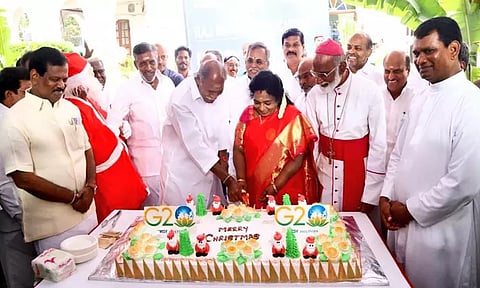 புதுச்சேரி மாநில அந்தஸ்து பிரச்சினையை அரசியலுக்காக எழுப்புகிறார்கள். - கவர்னர் தமிழிசை சவுந்தரராஜன்