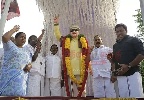 எம்.ஜி.ஆர். நினைவு தினம் அனுசரிப்பு