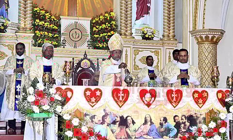 கும்பகோணம் கிறிஸ்தவ ஆலயங்களில் சிறப்பு திருப்பலி