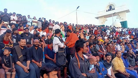 கன்னியாகுமரியில் சுற்றுலா பயணிகள் குவிந்தனர்