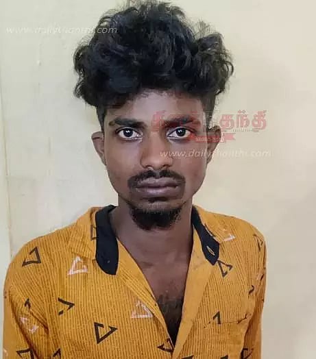 மேற்கூரையை பிரித்து கடைக்குள் இறங்கி திருடிய வாலிபர் கைது