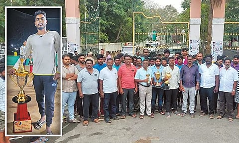 ரத்தவாந்தி எடுத்து மயக்கம் ; தமிழக கைப்பந்து வீரர் நேபாளத்தில் மர்மச்சாவு - கலெக்டரிடம் பெற்றோர் மனு