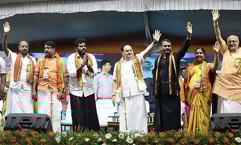 தி.மு.க.வும், காங்கிரசும் குடும்ப அரசியலுக்கு முக்கியத்துவம் கொடுக்கின்றன - பா.ஜனதா தேசிய தலைவர்