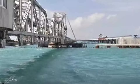 புதிய பாம்பன் பாலத்தின் கட்டுமானப் பணிகள் 84% நிறைவு - ரெயில்வே அமைச்சகம் தகவல்