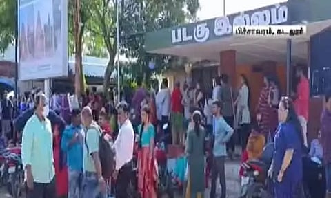 தொடர் விடுமுறை எதிரொலி; பிச்சாவரம் சுற்றுலா மையத்தில் குவிந்த கூட்டம் - ஏமாற்றத்துடன் சென்ற சுற்றுலா பயணிகள்
