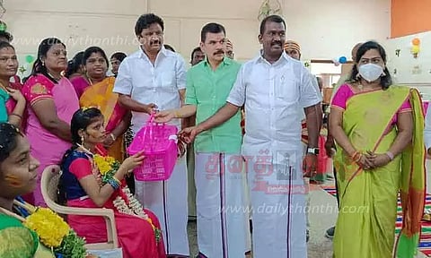 சமுதாய வளைகாப்பு விழா