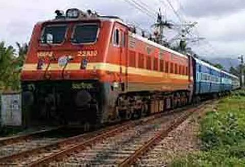 தண்டவாள பராமரிப்பு பணி காரணமாகசேலம்-கோவை பயணிகள் ரெயில் ரத்து