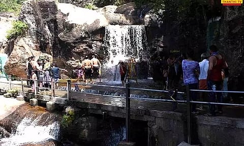 நெல்லை மணிமுத்தாறு அருவியில் சுற்றுலாப் பயணிகள் குளிக்க அனுமதி