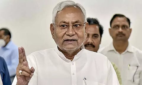 பீகார் மாநில முதல்-மந்திரி நிதிஷ்குமார் சொத்து மதிப்பு ரூ.75½ லட்சம் ஓராண்டில் ரூ.18 ஆயிரம் அதிகரிப்பு