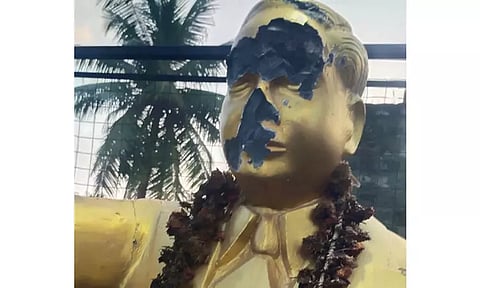 அம்பேத்கர் சிலையை சேதப்படுத்திய மர்மநபர்கள்...! திருவள்ளூரில் பரபரப்பு
