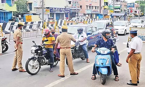 சென்னையில் புத்தாண்டு கொண்டாட்டத்தின்போது பல்வேறு குற்றங்களுக்காக 932 வாகனங்கள் பறிமுதல்