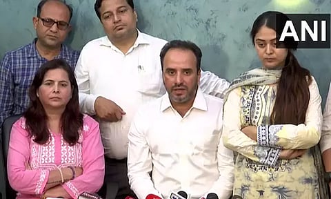 நடிகை துனீஷாவின் மொபைல் போனை உடைத்து, கொல்ல முயற்சி: தாயார் மீது ஷீஜன் கானின் வழக்கறிஞர் பரபரப்பு குற்றச்சாட்டு