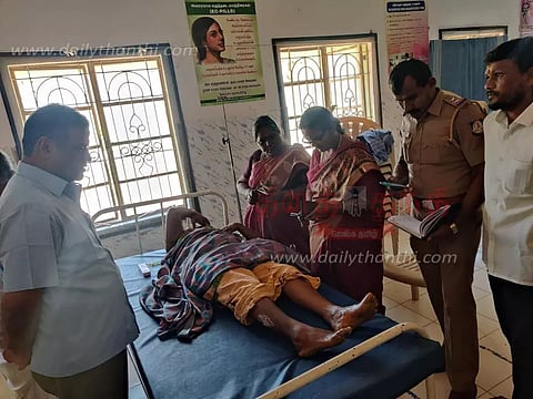 அரசு பள்ளி சமையல் கூடத்தில் சிலிண்டரில் கியாஸ் கசிந்து தீ விபத்து