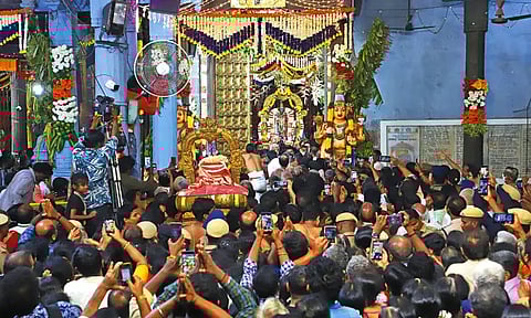 கோவிந்தா... கோவிந்தா.. பக்தி கோஷங்கள் முழங்க திருவல்லிக்கேணி பார்த்தசாரதி கோவிலில் சொர்க்கவாசல் திறப்பு