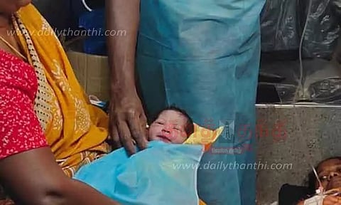 108 ஆம்புலன்சில் இளம் பெண்ணுக்கு பிரசவம்