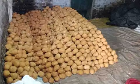 பொங்கல் பண்டிகையையொட்டி வெல்லம் தயாரிக்கும் பணி மும்முரம்