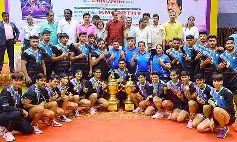 ஜூனியர் பெடரேஷன் கோப்பைக்கான கபடி போட்டி: அரியானா ஆண்கள், பெண்கள் அணிகள் 'சாம்பியன்'