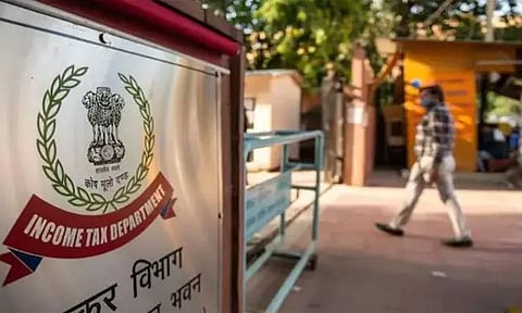 தமிழ்நாடு முழுவதும் 30 இடங்களில் வருமான வரித்துறை அதிகாரிகள் சோதனை