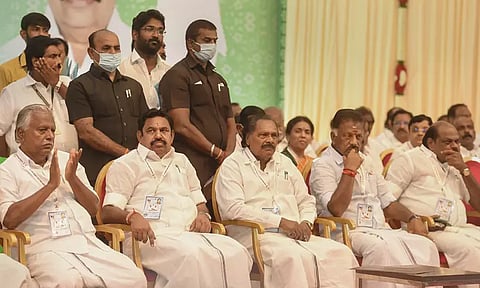 அ.தி.மு.க. பொதுக்குழு விவகாரம்: சுப்ரீம் கோர்ட்டில் விசாரணை தொடக்கம்