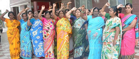 அம்மா உணவக ஊழியர்கள் ஆர்ப்பாட்டம்