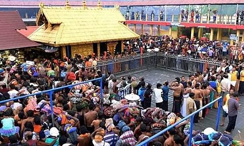 நாளுக்கு நாள் கூட்டம் அலைமோதுவதால் சபரிமலையில் 10 மணி நேரம் காத்திருந்து தரிசனம் செய்யும் பக்தர்கள்...!