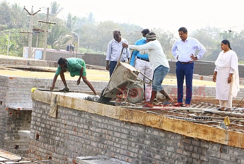 இலங்கை தமிழர்களுக்கான குடியிருப்பு கட்டுமான பணிகளை கலெக்டர் ஆய்வு