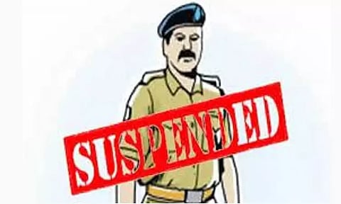 கொள்ளையன் தப்பியோட்டம்: 6 போலீசார் பணியிடை நீக்கம் உத்தரபிரதேச அரசு அதிரடி