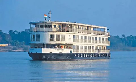 வாரணாசி முதல் திப்ருகர் வரை உலகின் மிக நீண்ட தூர சொகுசு கப்பல் சுற்றுலாபிரதமர் மோடி 13-ந்தேதி தொடங்கிவைக்கிறார்