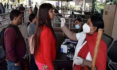 வெளிநாட்டினருக்கு நடத்திய பரிசோதனைகளில் 11 உருமாறிய ஒமைக்ரான் வைரஸ் பாதிப்பு கண்டுபிடிப்பு