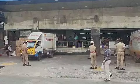 'புரொபஷனல் கூரியர்' நிறுவனத்துக்கு சொந்தமான இடங்களில் 3-வது நாளாக வருமான வரி சோதனை