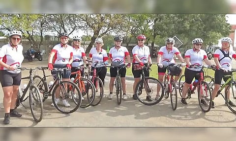 சைக்கிளில் உலகம் சுற்றும் நெதர்லாந்து நாட்டு பெண்கள் சென்னை வந்தனர் - இட்லி, தோசையை விரும்பி சாப்பிடுவதாக பேட்டி