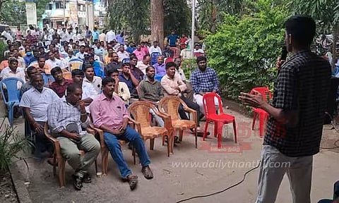 கிராம நிர்வாக அலுவலர்களின் போராட்டத்தினால் பொதுமக்கள் பாதிப்பு