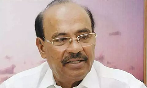 பெட்ரோல் விலையை லிட்டருக்கு ரூ.10 குறைக்க எண்ணெய் நிறுவனங்கள் முன்வர வேண்டும் - ராமதாஸ் வலியுறுத்தல்