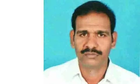 விபத்தில் இறந்த கணவரின் கண்களை தானம் செய்த மனைவி