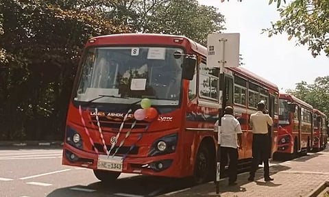 இலங்கைக்கு 75 பஸ்கள் இந்தியா வழங்கியது