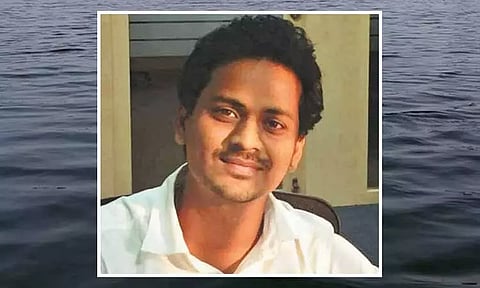 நண்பர்களுடன் குளிக்க சென்றபோது கொசஸ்தலை ஆற்றில் மூழ்கி தனியார் நிறுவன ஊழியர் பலி