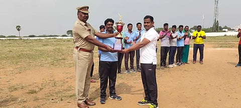 போலீசாருக்கான கிரிக்கெட் போட்டி:புளியம்பட்டி அணி முதலிடம்