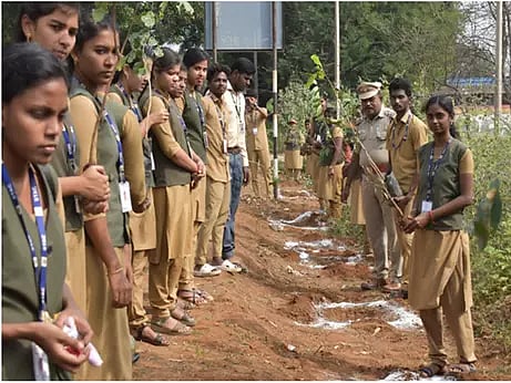 மரக்கன்று நடும் நிகழ்ச்சி