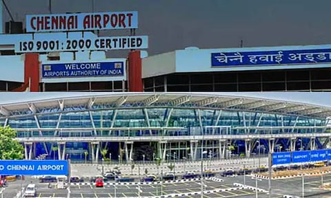 விமான நிலையம் அருகில் புகை வரும் பொருட்களை கொளுத்த வேண்டாம் - விமான நிலைய ஆணையரகம் அறிவுறுத்தல்